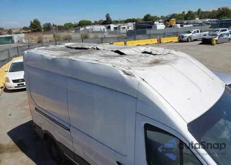 2015 Ford Transit-250 z USA, uszkodzony, nr VIN 1FTNR2XG3FKA94124